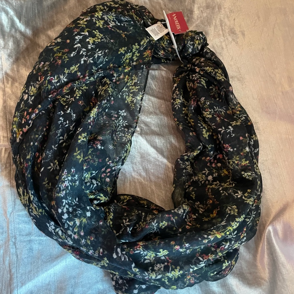 NWT Infinity scarf